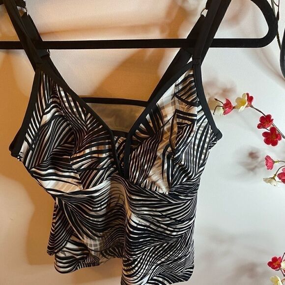 🎀Swim solutions printed zebra tankini swim top size:14🎁 - Picture 6 of 7